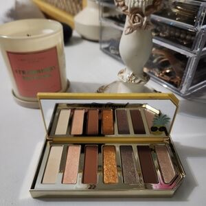 Too Faced Gold Eyeshadow Palette